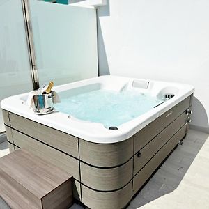 Deluxe Zimmer mit Kingsize-Bett